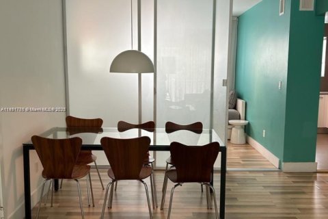 Copropriété à vendre à Miami Beach, Floride: 2 chambres, 75.16 m2 № 1943731 - photo 5