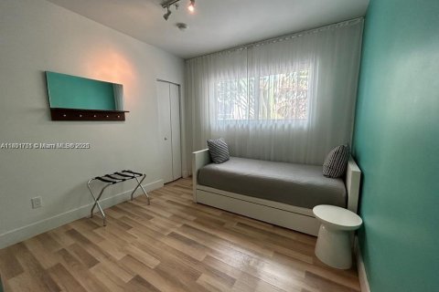 Copropriété à vendre à Miami Beach, Floride: 2 chambres, 75.16 m2 № 1943731 - photo 15