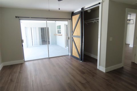 Casa en venta en Clearwater, Florida, 4 dormitorios, 179.21 m2 № 1870493 - foto 13