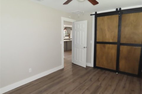 Casa en venta en Clearwater, Florida, 4 dormitorios, 179.21 m2 № 1870493 - foto 9