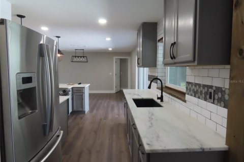 Casa en venta en Clearwater, Florida, 4 dormitorios, 179.21 m2 № 1870493 - foto 5