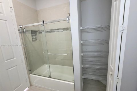 Снять в аренду кондоминиум в Мирамар, Флорида 2 спальни, 103.86м2, № 2003471 - фото 12