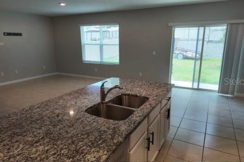 House in Zellwood, Florida 5 bedrooms, 243.96 sq.m. № 2277414 - photo 10