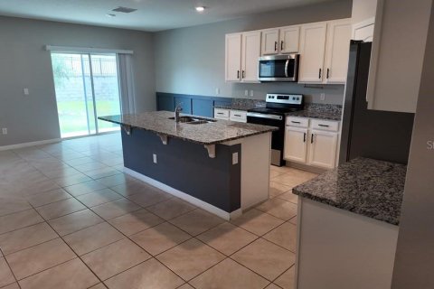 House in Zellwood, Florida 5 bedrooms, 243.96 sq.m. № 2277414 - photo 5