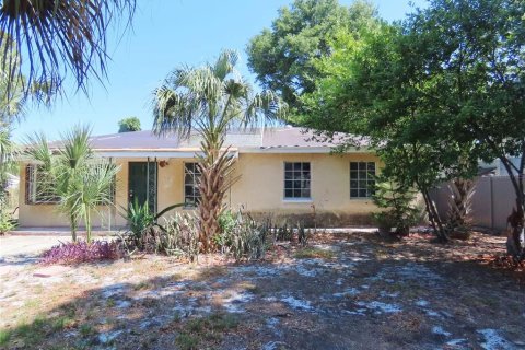Casa en venta en Tampa, Florida, 3 dormitorios, 97.36 m2 № 2166928 - foto 2