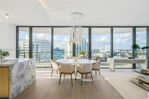 Condo in Miami Beach, Florida, 3 bedrooms  № 1848824 - photo 2