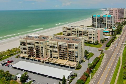 Condo in Clearwater, Florida, 2 bedrooms  № 1527103 - photo 2