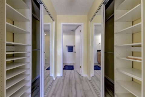 Condo in Clearwater, Florida, 2 bedrooms  № 1527103 - photo 24