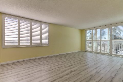 Condo in Clearwater, Florida, 2 bedrooms  № 1527103 - photo 16