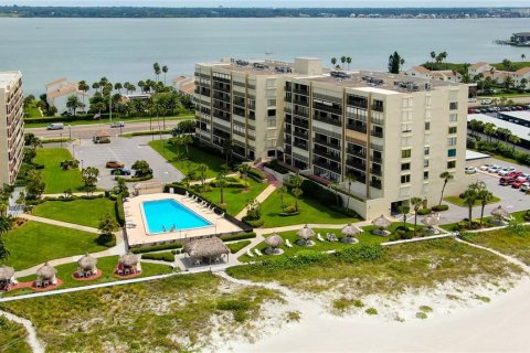 Condo in Clearwater, Florida, 2 bedrooms  № 1527103 - photo 5