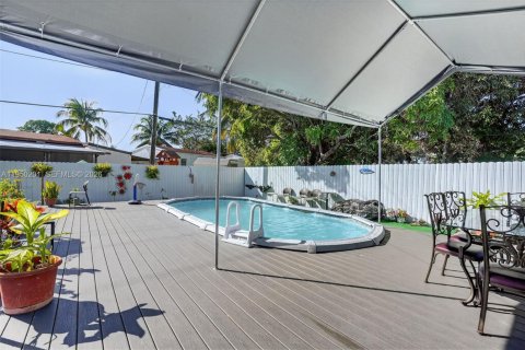 Casa en venta en Opa-locka, Florida, 4 dormitorios, 95.88 m2 № 2008998 - foto 24