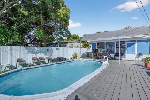 Casa en venta en Opa-locka, Florida, 4 dormitorios, 95.88 m2 № 2008998 - foto 26