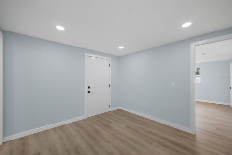 Villa ou maison à vendre à Tampa, Floride: 4 chambres, 171.13 m2 № 2414976 - photo 17