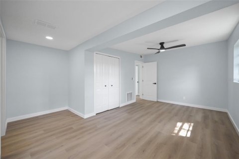 Villa ou maison à vendre à Tampa, Floride: 4 chambres, 171.13 m2 № 2414976 - photo 30