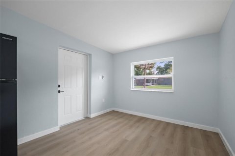 Villa ou maison à vendre à Tampa, Floride: 4 chambres, 171.13 m2 № 2414976 - photo 11