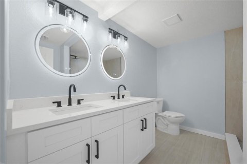 Villa ou maison à vendre à Tampa, Floride: 4 chambres, 171.13 m2 № 2414976 - photo 3