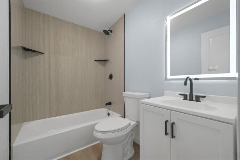 Villa ou maison à vendre à Tampa, Floride: 4 chambres, 171.13 m2 № 2414976 - photo 7