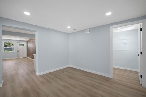 Villa ou maison à vendre à Tampa, Floride: 4 chambres, 171.13 m2 № 2414976 - photo 16