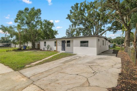 Villa ou maison à vendre à Tampa, Floride: 4 chambres, 171.13 m2 № 2414976 - photo 19