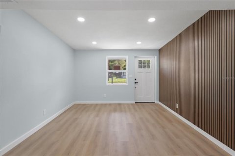 Villa ou maison à vendre à Tampa, Floride: 4 chambres, 171.13 m2 № 2414976 - photo 23