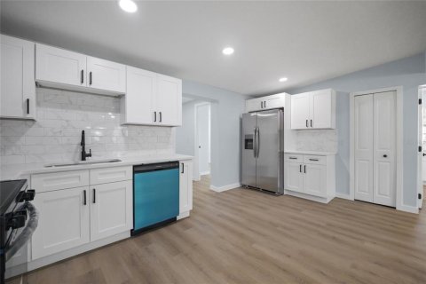 Villa ou maison à vendre à Tampa, Floride: 4 chambres, 171.13 m2 № 2414976 - photo 26