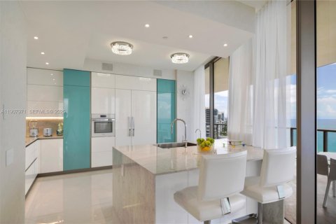 Condo in Bal Harbour, Florida, 3 bedrooms  № 2076793 - photo 5