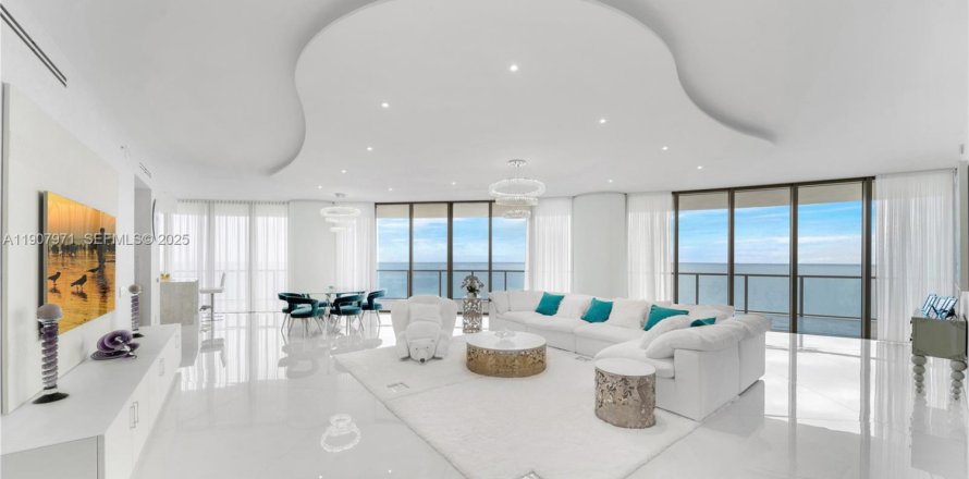 Condo in Bal Harbour, Florida, 3 bedrooms  № 2076793