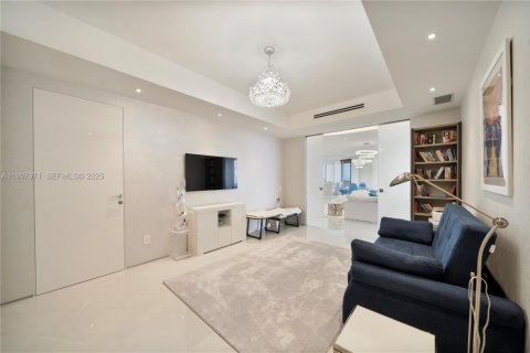 Condo in Bal Harbour, Florida, 3 bedrooms  № 2076793 - photo 25