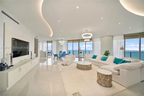 Condo in Bal Harbour, Florida, 3 bedrooms  № 2076793 - photo 26