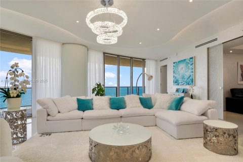 Condo in Bal Harbour, Florida, 3 bedrooms  № 2076793 - photo 27