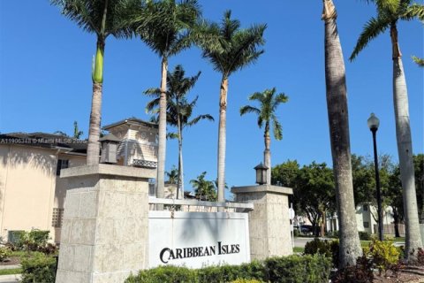 Condominio en alquiler en Homestead, Florida, 3 dormitorios, 110.93 m2 № 1956918 - foto 1