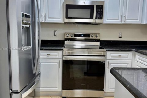 Condominio en alquiler en Homestead, Florida, 3 dormitorios, 110.93 m2 № 1956918 - foto 11