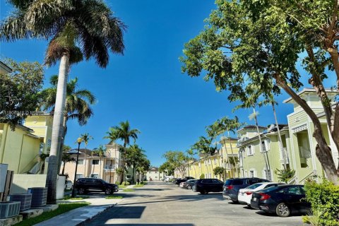 Condominio en alquiler en Homestead, Florida, 3 dormitorios, 110.93 m2 № 1956918 - foto 4