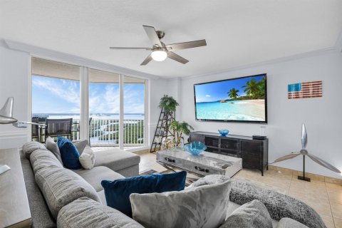 Copropriété à vendre à Hutchinson Island South, Floride: 3 chambres, 149.2 m2 № 2194114 - photo 12