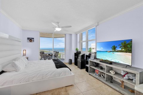 Copropriété à vendre à Hutchinson Island South, Floride: 3 chambres, 149.2 m2 № 2194114 - photo 13