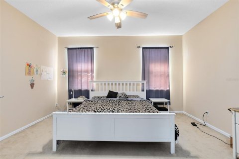 House in Orlando, Florida 4 bedrooms, 183.2 sq.m. № 1586409 - photo 5