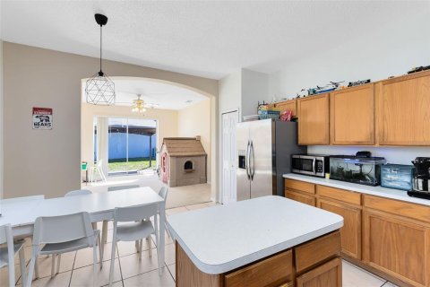 House in Orlando, Florida 4 bedrooms, 183.2 sq.m. № 1586409 - photo 3