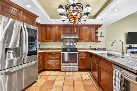 House in Plant City, Florida 5 bedrooms, 249.63 sq.m. № 2099461 - photo 3