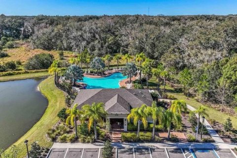 House in Zephyrhills, Florida 5 bedrooms, 242.01 sq.m. № 2151304 - photo 25