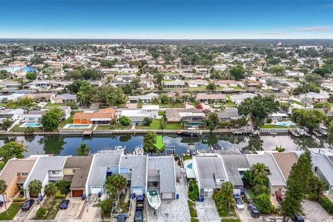 House in Tampa, Florida 3 bedrooms, 160.44 sq.m. № 2095114 - photo 3