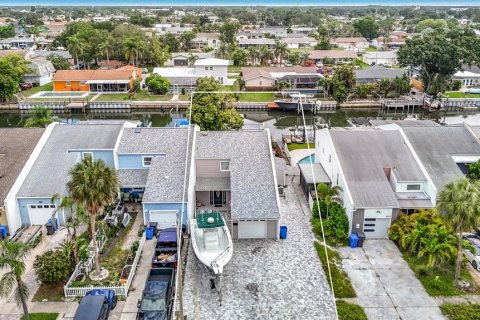 House in Tampa, Florida 3 bedrooms, 160.44 sq.m. № 2095114 - photo 5