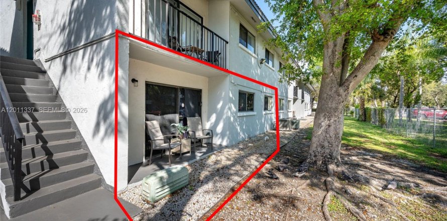 Condo in Hialeah, Florida, 2 bedrooms  № 2075154