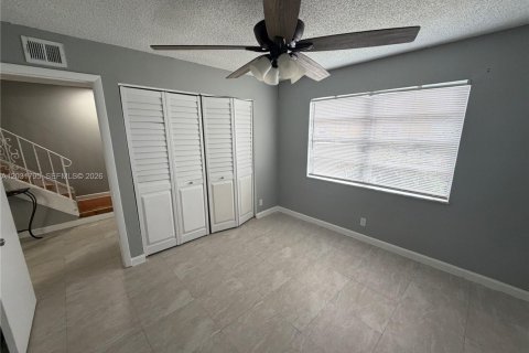 Touwnhouse à louer à Sunrise, Floride: 4 chambres, 133.78 m2 № 2188710 - photo 6