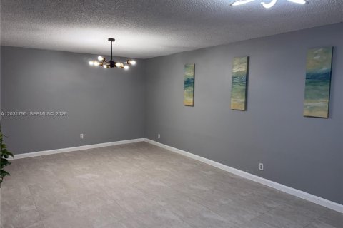 Touwnhouse à louer à Sunrise, Floride: 4 chambres, 133.78 m2 № 2188710 - photo 10