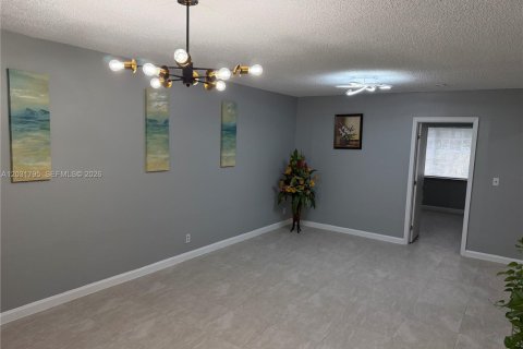 Touwnhouse à louer à Sunrise, Floride: 4 chambres, 133.78 m2 № 2188710 - photo 8