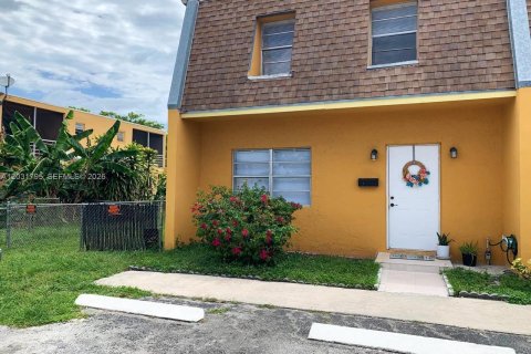 Touwnhouse à Sunrise, Floride 4 chambres, 133.78 m2 № 2188710