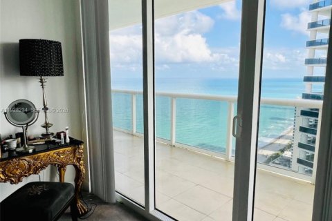 Copropriété à vendre à Hallandale Beach, Floride: 2 chambres, 135.45 m2 № 1999253 - photo 9