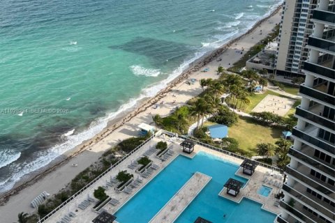 Copropriété à vendre à Hallandale Beach, Floride: 2 chambres, 135.45 m2 № 1999253 - photo 19