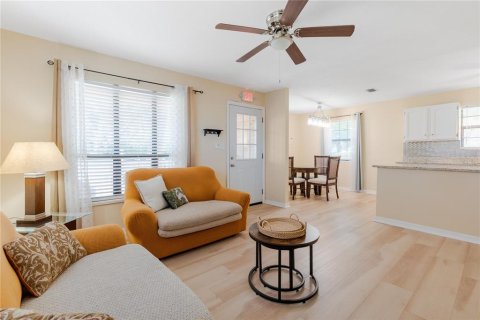 House in Palm Coast, Florida 4 bedrooms, 136.38 sq.m. № 1912614 - photo 20