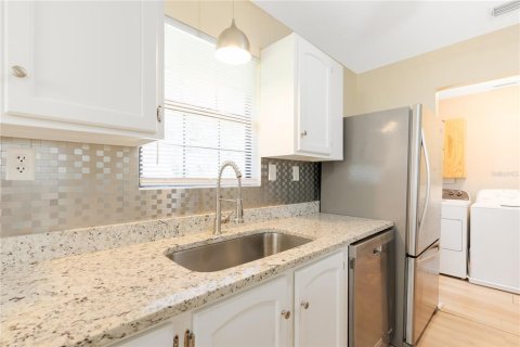 House in Palm Coast, Florida 4 bedrooms, 136.38 sq.m. № 1912614 - photo 23